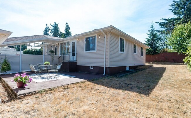 Photo - Beautiful 3 Bedroom Home in Lakewood!