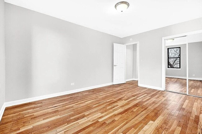 Photo - 2244 Bronx Pk E