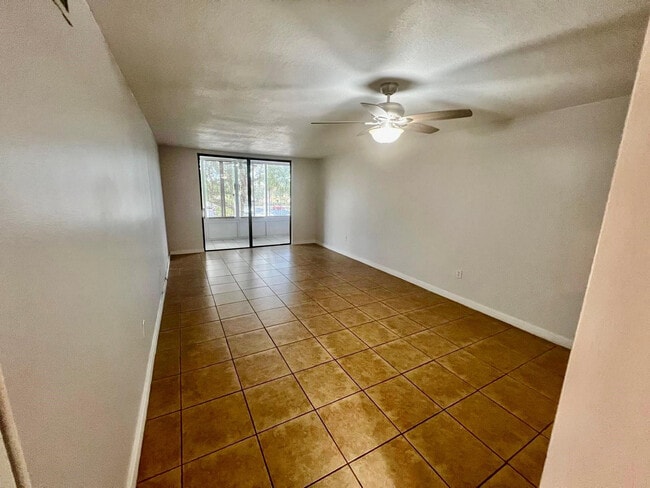 Photo - 1810 N Lauderdale Ave Unit 2312