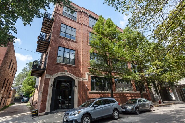 Building Photo - 1750 N Wolcott Ave Unit 108