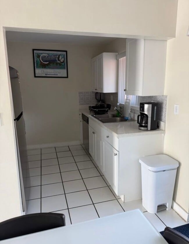 Photo - Private Bedroom w/ Private Bath in Spacious 1,100 Sq Ft Home – Prime Location