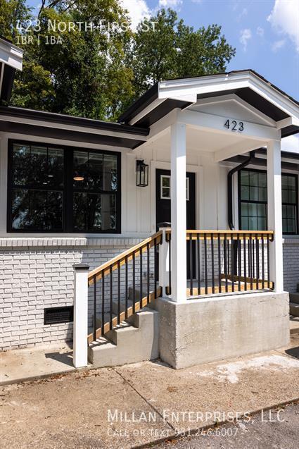 Photo - 423 N 1st St