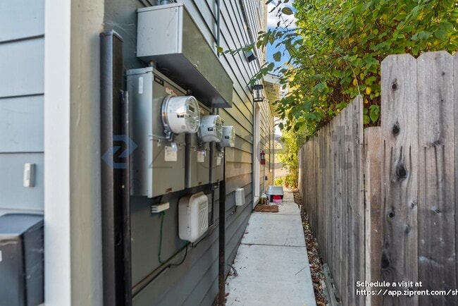 Photo - 3216 California St