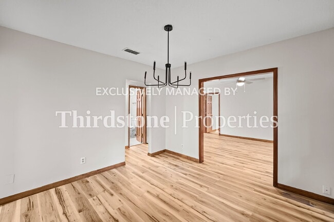 Photo - 345 W 40th St