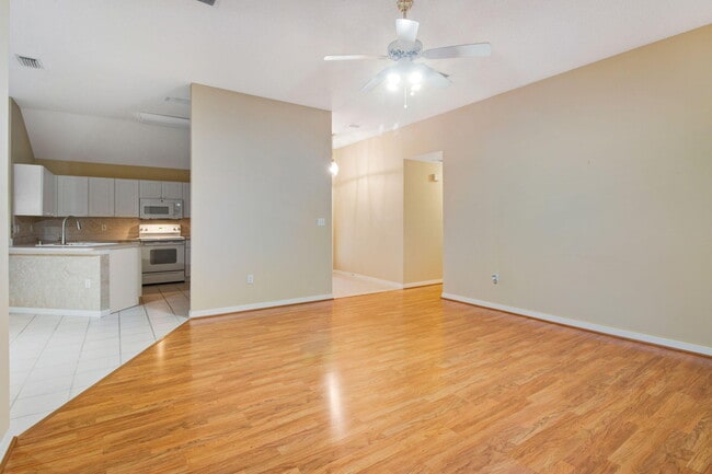 Photo - 366 Bay Tree Dr