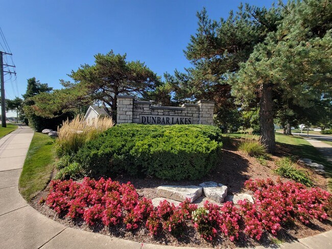Building Photo - 724 Whitesail Dr