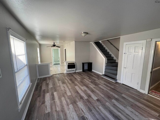 Photo - 1815 Lucile Ave