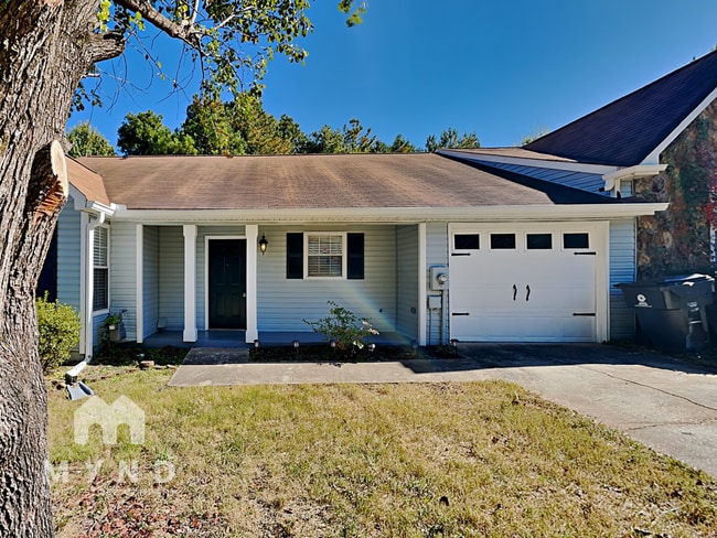 Building Photo - 134 Oak Cir S