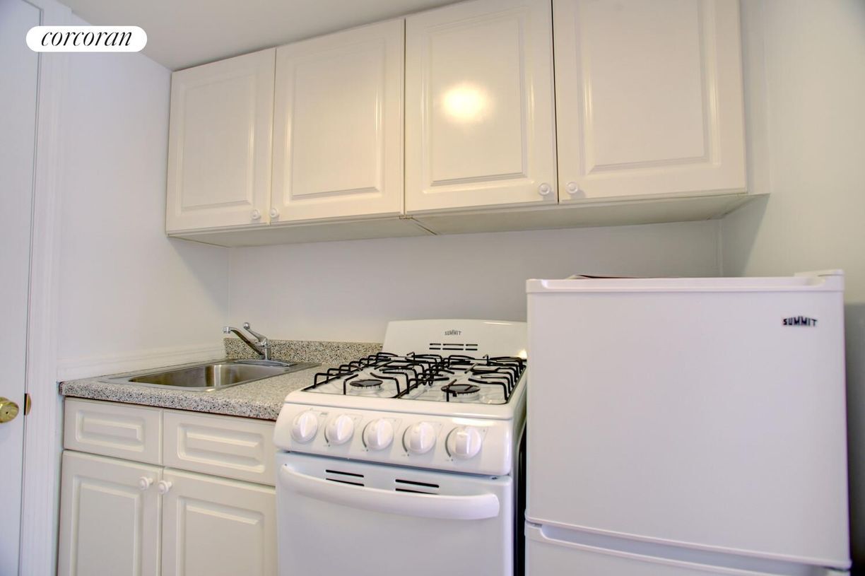 Photo - 104 W 80th St