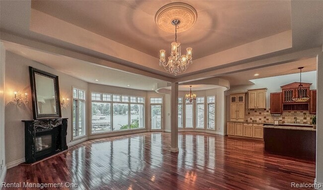 Photo - 5742 Putnam Dr