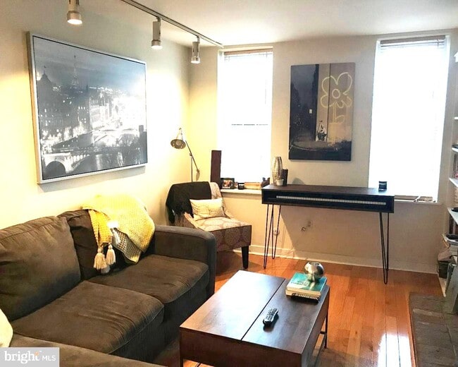 Photo - 716 N 23rd St Unidad 2