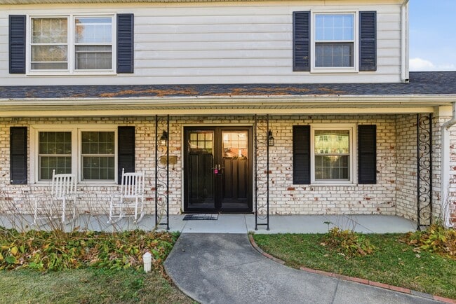 Photo - 205 Orkney Pl