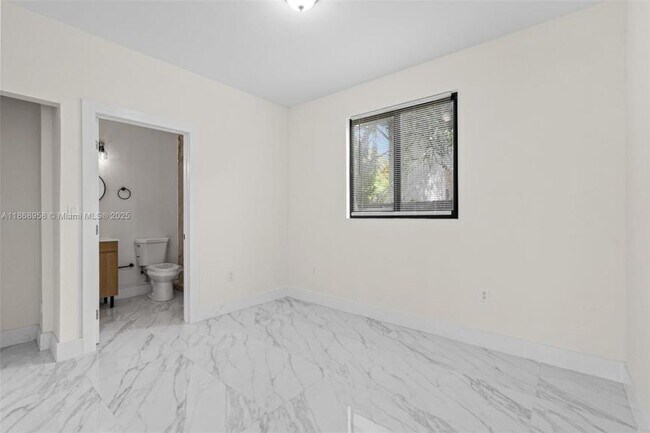 Photo - 3 bedroom in Miami FL 33150