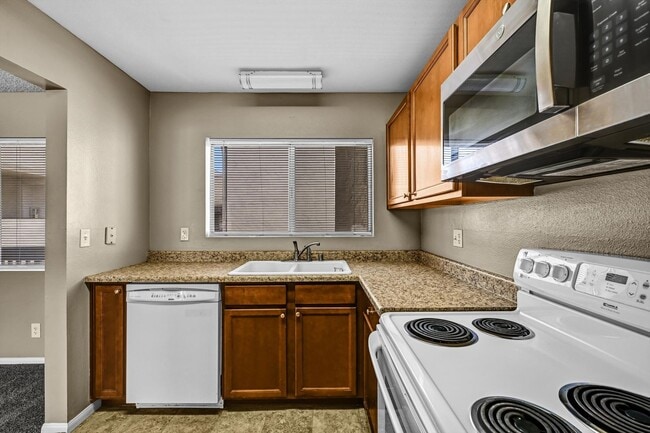 Photo - 2530 Clairemont Dr