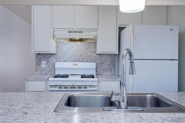 Photo - 120 Coers Cir