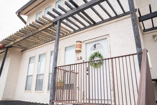 Photo - 101 W Del Mar Blvd Unit 9D