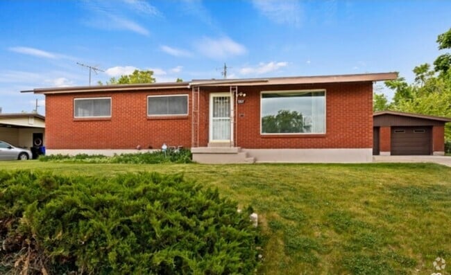 Building Photo - 557 Laker Wy Rental