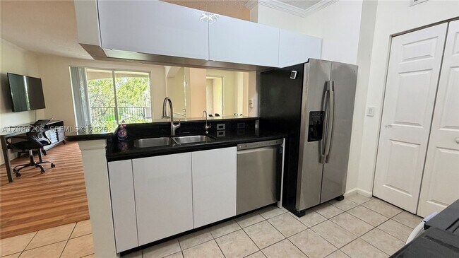 Photo - 17150 N Bay Rd Unit 2314
