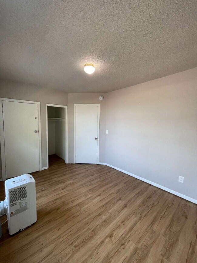 Photo - Spacious 3-Bedroom, 2-Bathroom Apartment with **Portable AC Unit Included** in NW Portland Unit 4