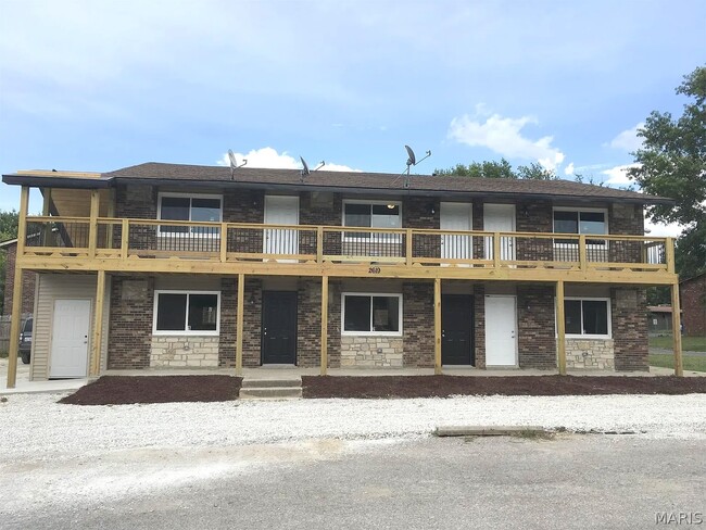 Building Photo - 2619 Sierra Dr Unit 2