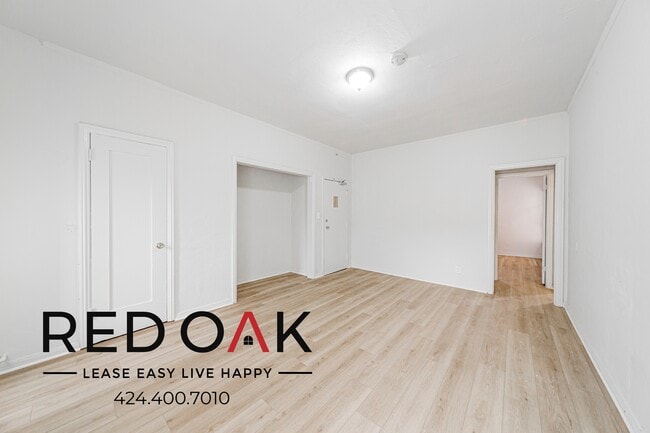 Building Photo - 746 S Coronado St Unit 401