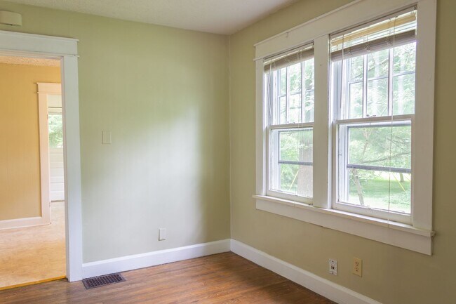217 S Clark St Unit 1