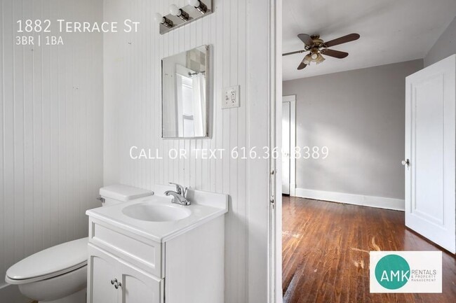 Photo - 1882 Terrace St