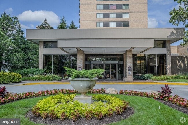 Building Photo - 3713 S George Mason Dr Unit 201W Rental