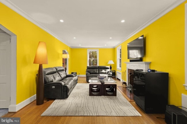 Photo - 7932 Orchid St NW