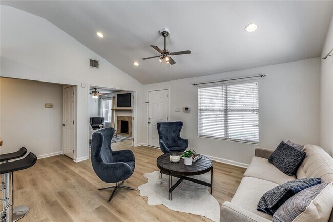 Photo - 1802 Harvey St