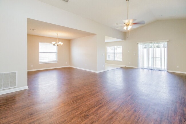 Photo - 2100 Mallard Creek Cir