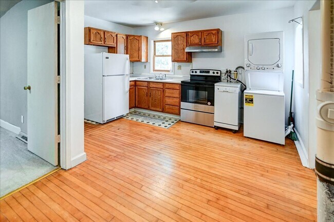 Photo - 930 E Dayton St Unit 1