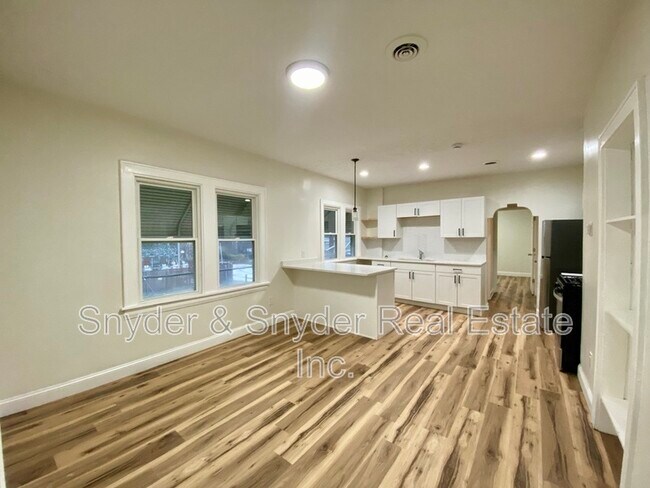 Photo - 884 Copley Rd