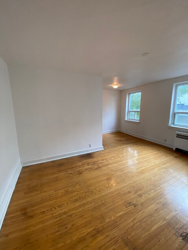 Beautiful 1 bedroom on Yonge Street