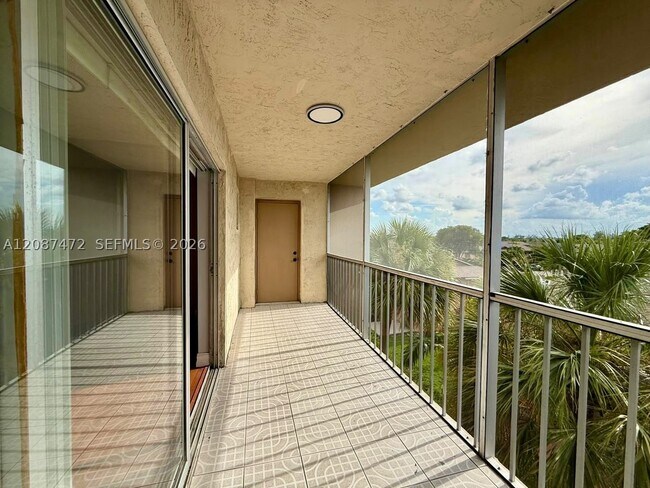 Photo - 17000 NW 67th Ave Unit 405