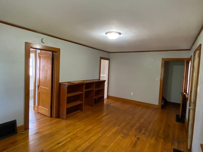 Photo - 2 Bedroom/1 Bath AVAILABLE NOW