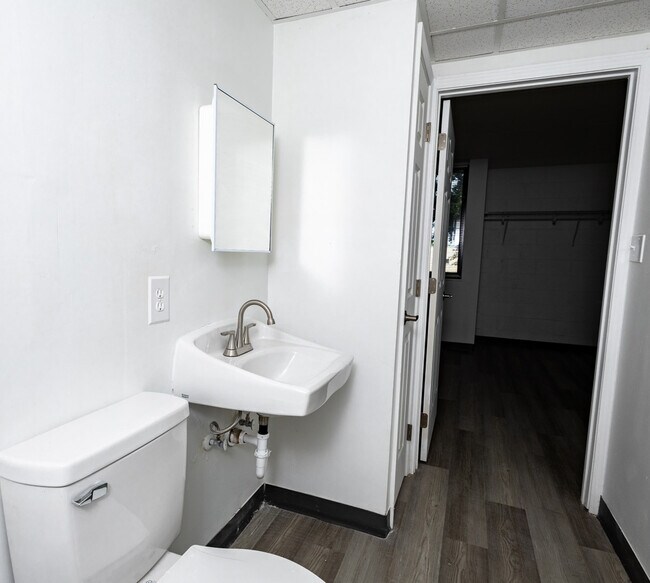 Bathroom & Linen Closet