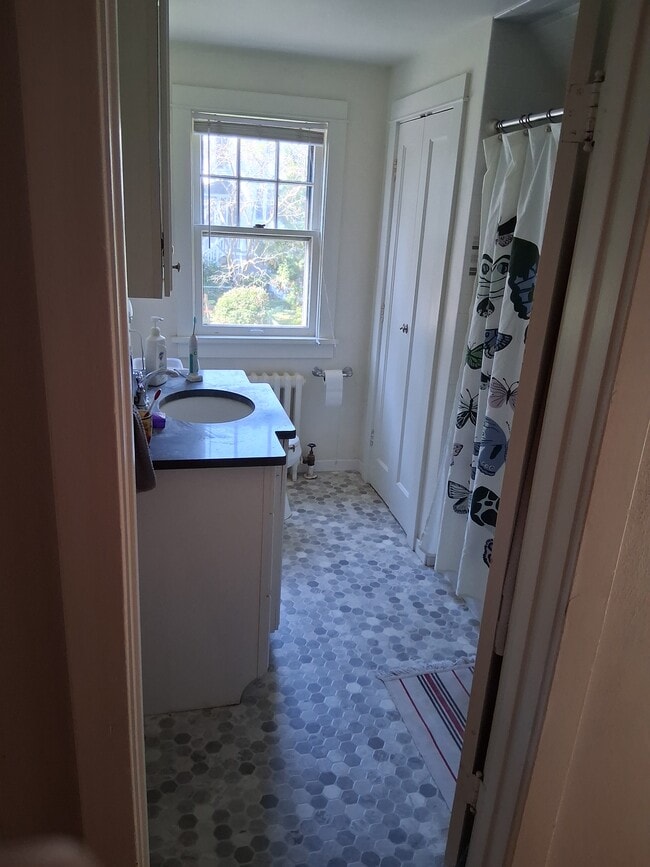 Bathroom - 620 Sheldon St