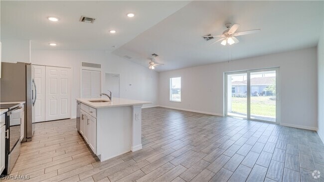Building Photo - 202 NW 25th St Rental