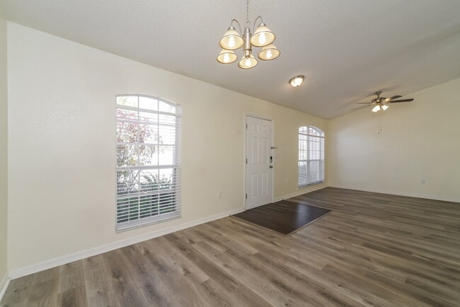 Photo - 7172 Summit Dr