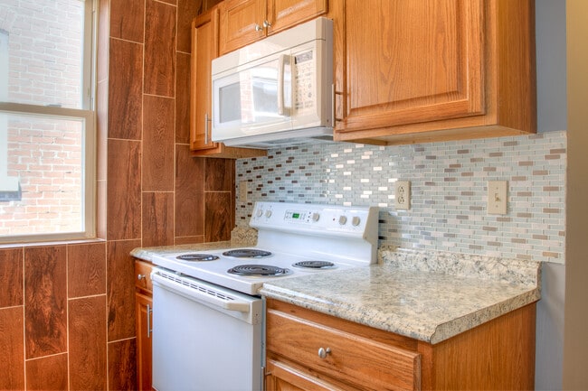 Photo - 5012 Chippewa St