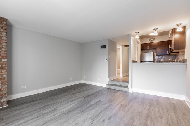 1214 N La Salle Dr