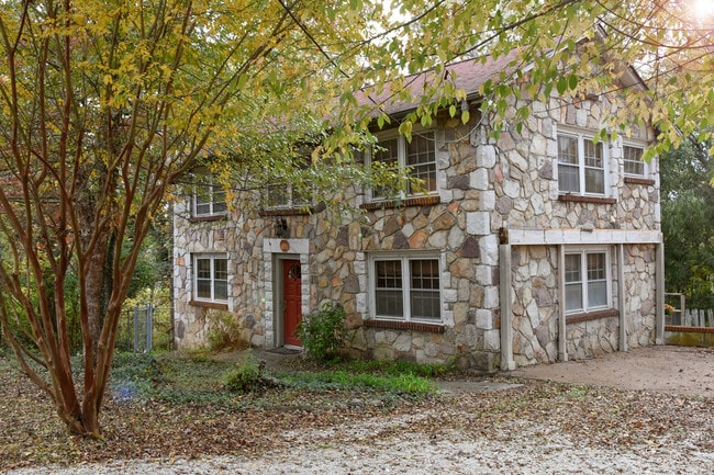 Photo - 511 Taylor Rd House