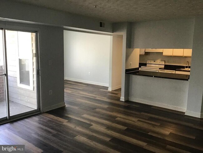 Photo - 6200 St Ignatius Dr Unidad 3102