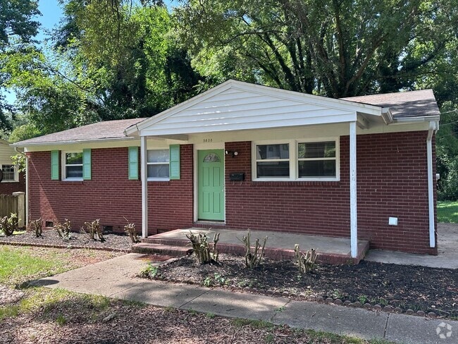 Building Photo - Country Club 3 Bedroom House