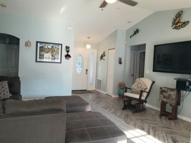 Photo - 2058 Old Trenton Ln