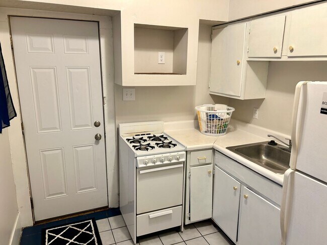 Photo - 319 W Wabash St Unit 1