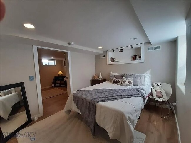 bedroom - 506 S 8th St