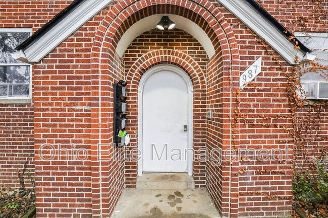 Photo - 987 Lilley Ave