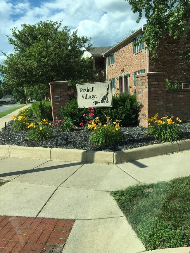 Foxhall Village Condominiums - 6521 Cornwall Ct Townhome